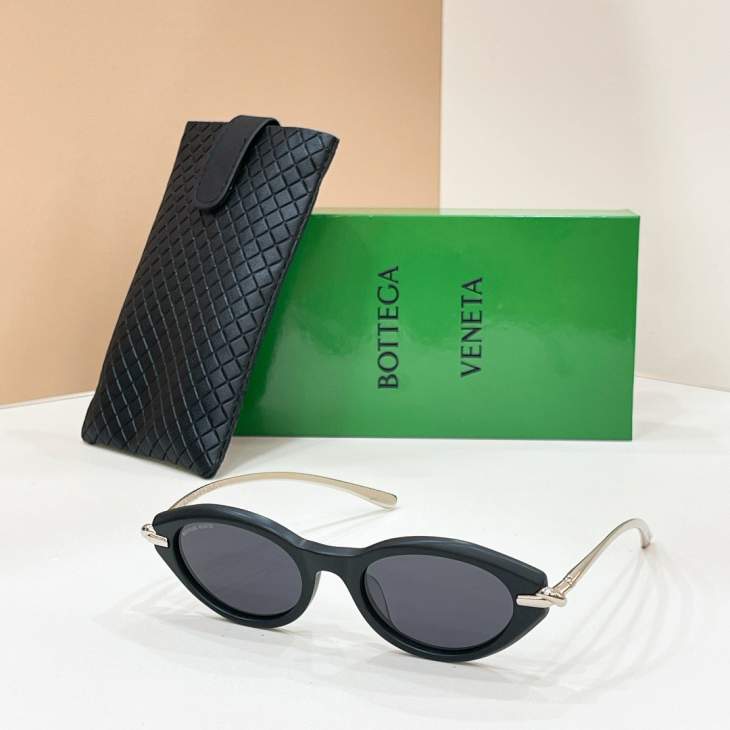 Picture of Bottega Veneta Sunglasses _SKUfw80050236fw
